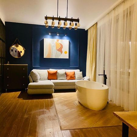 Luxury Apartment In Old Tbilisi With Terrace Екстериор снимка