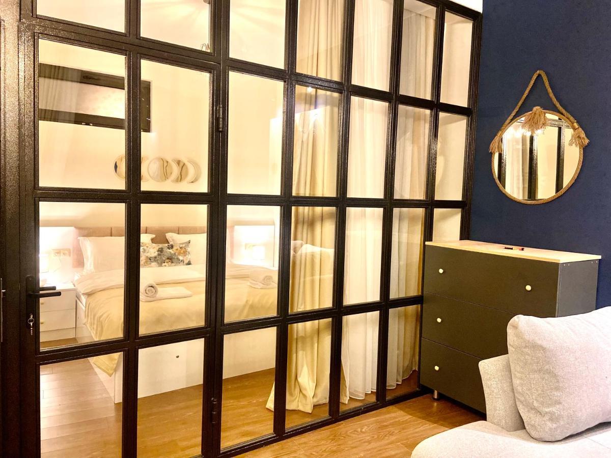 Luxury Apartment In Old Tbilisi With Terrace Екстериор снимка