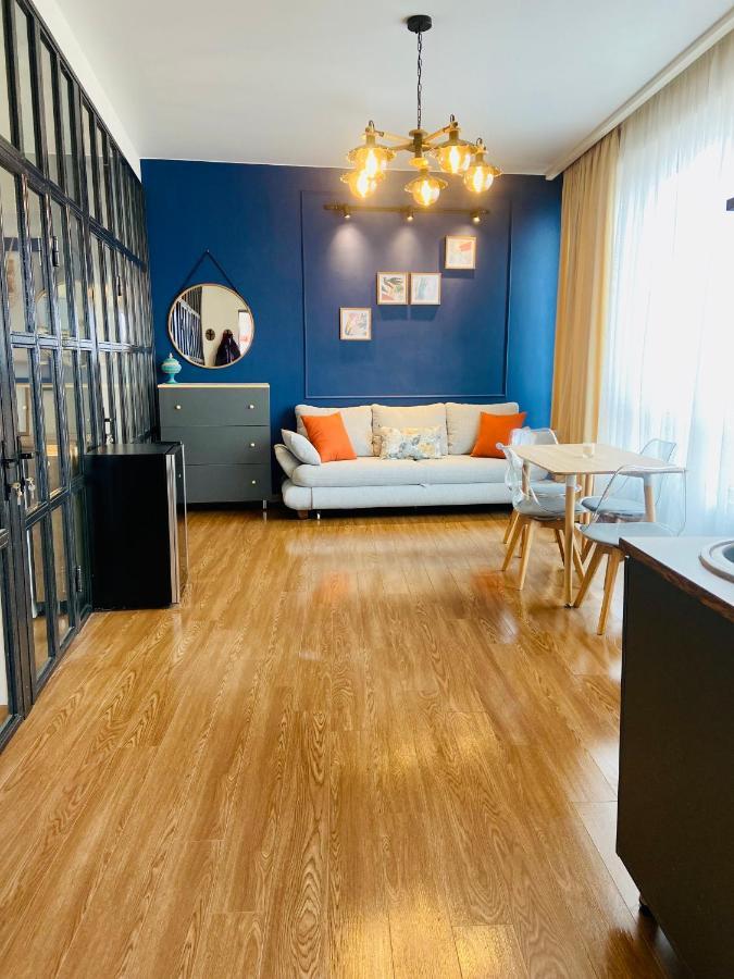 Luxury Apartment In Old Tbilisi With Terrace Екстериор снимка