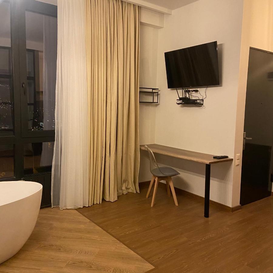 Luxury Apartment In Old Tbilisi With Terrace Екстериор снимка