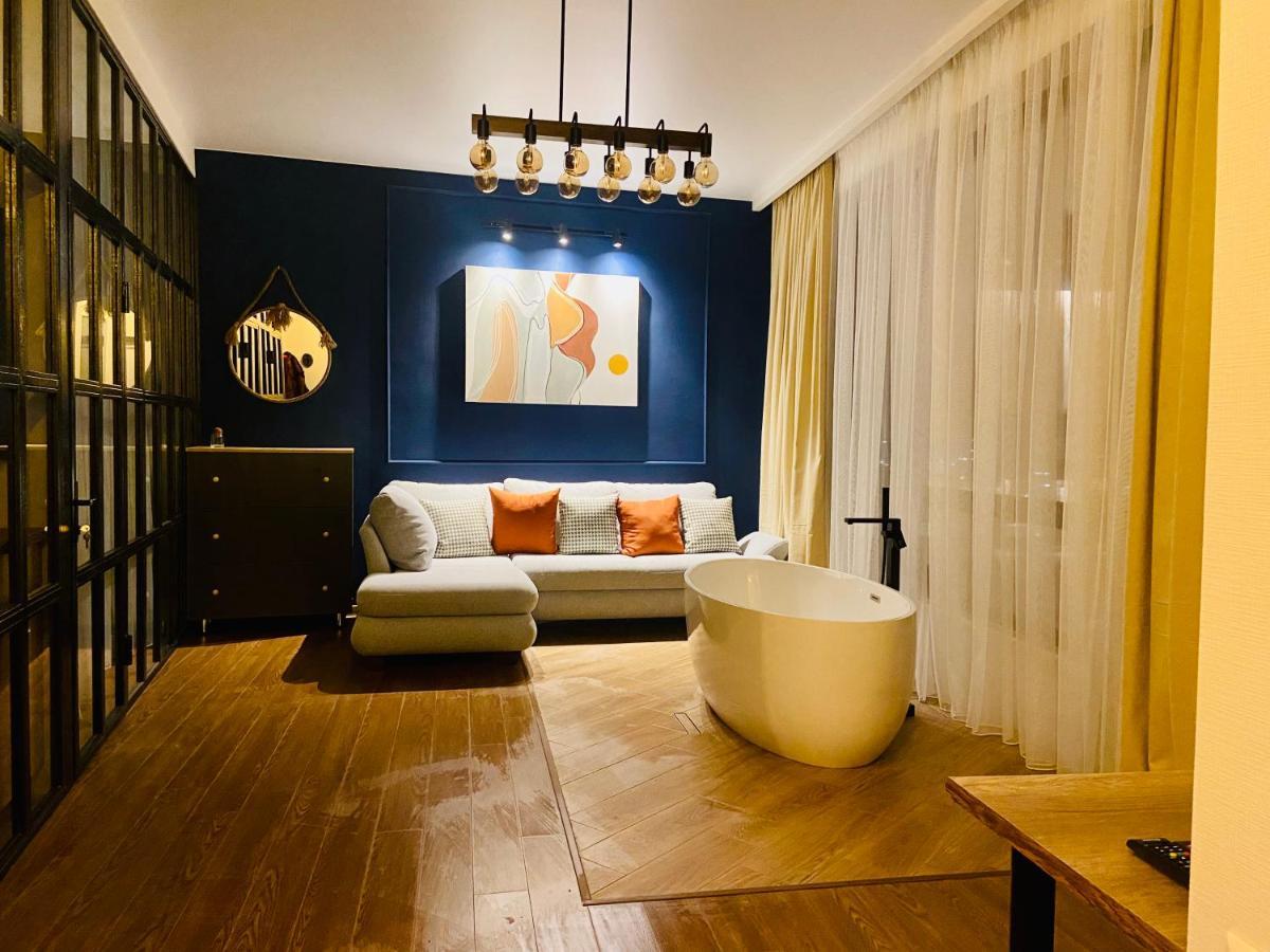 Luxury Apartment In Old Tbilisi With Terrace Екстериор снимка