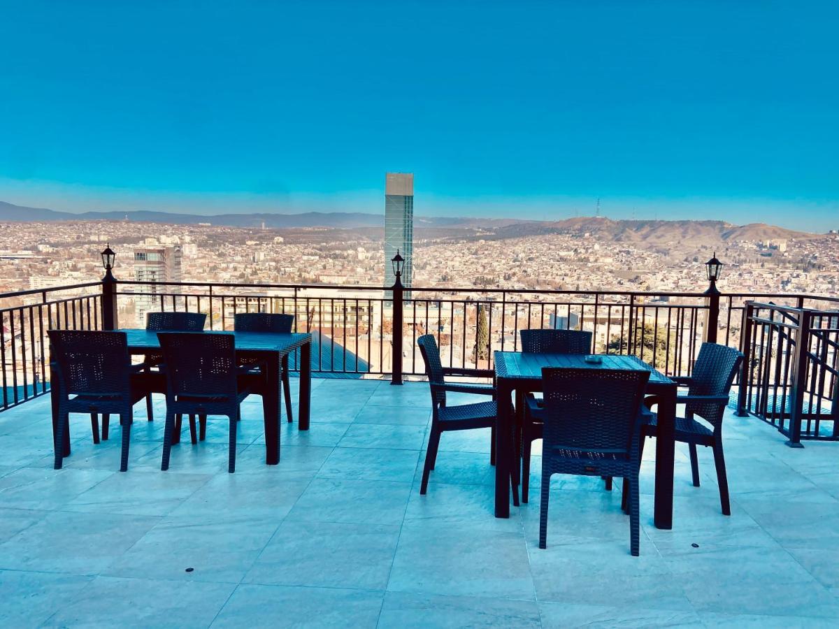 Luxury Apartment In Old Tbilisi With Terrace Екстериор снимка