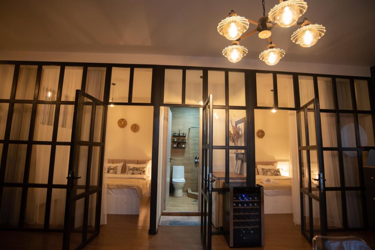 Luxury Apartment In Old Tbilisi With Terrace Екстериор снимка