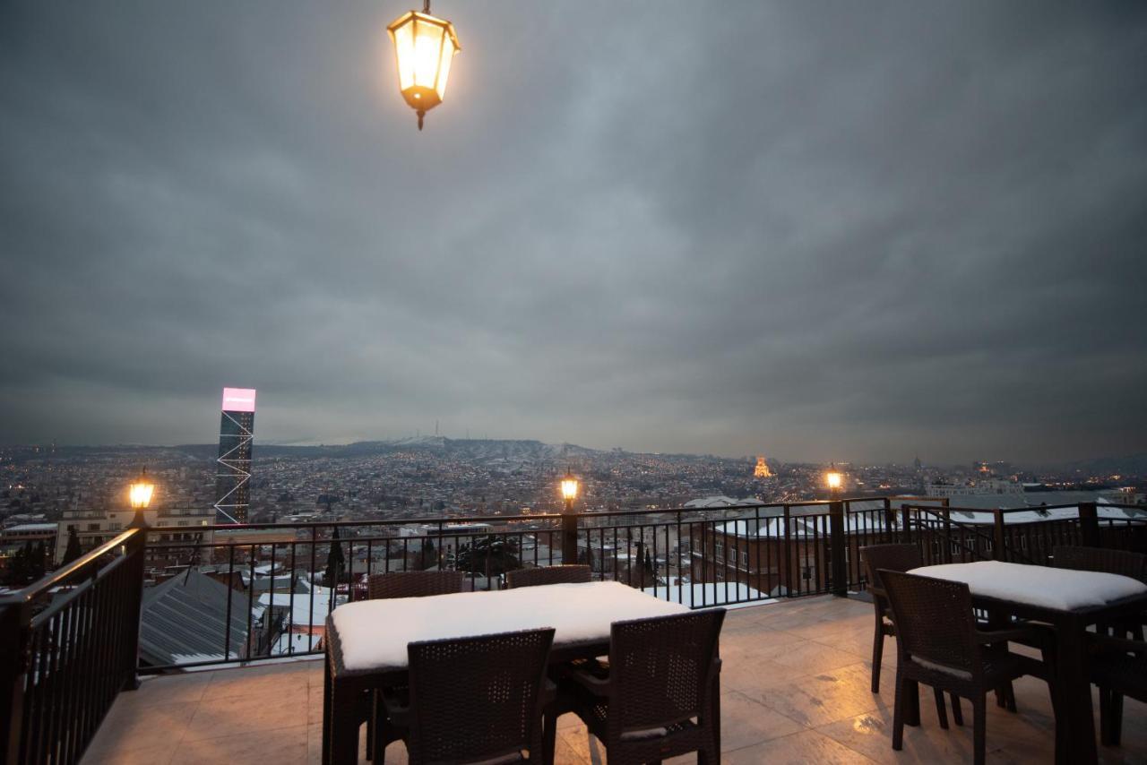 Luxury Apartment In Old Tbilisi With Terrace Екстериор снимка