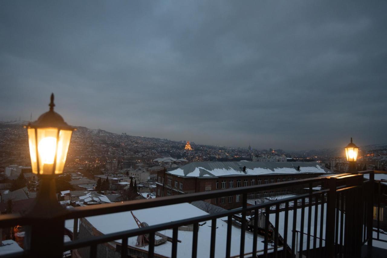 Luxury Apartment In Old Tbilisi With Terrace Екстериор снимка