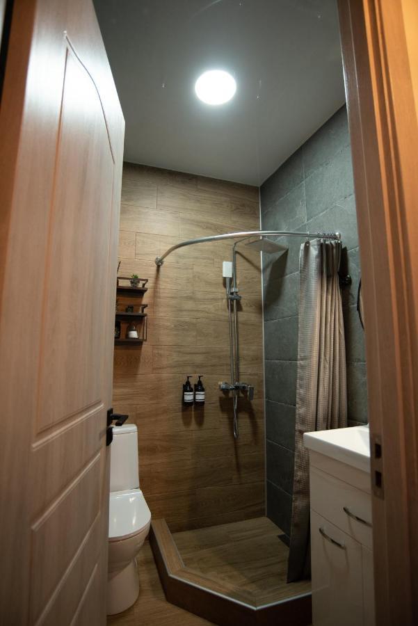 Luxury Apartment In Old Tbilisi With Terrace Екстериор снимка
