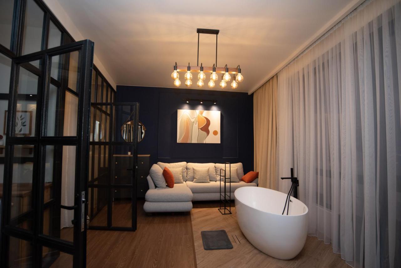 Luxury Apartment In Old Tbilisi With Terrace Екстериор снимка