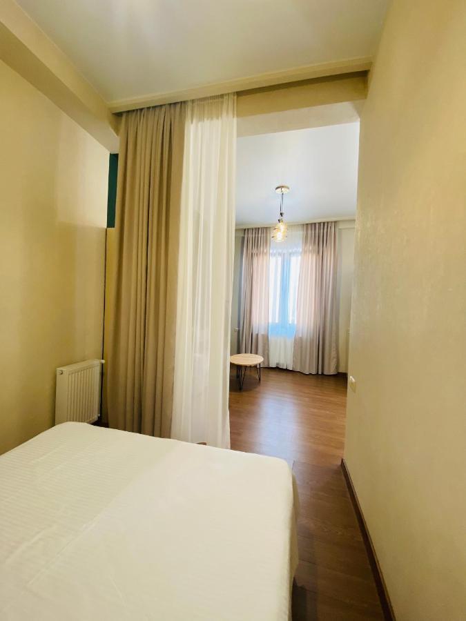 Luxury Apartment In Old Tbilisi With Terrace Екстериор снимка