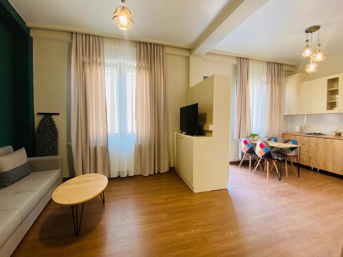 Luxury Apartment In Old Tbilisi With Terrace Екстериор снимка