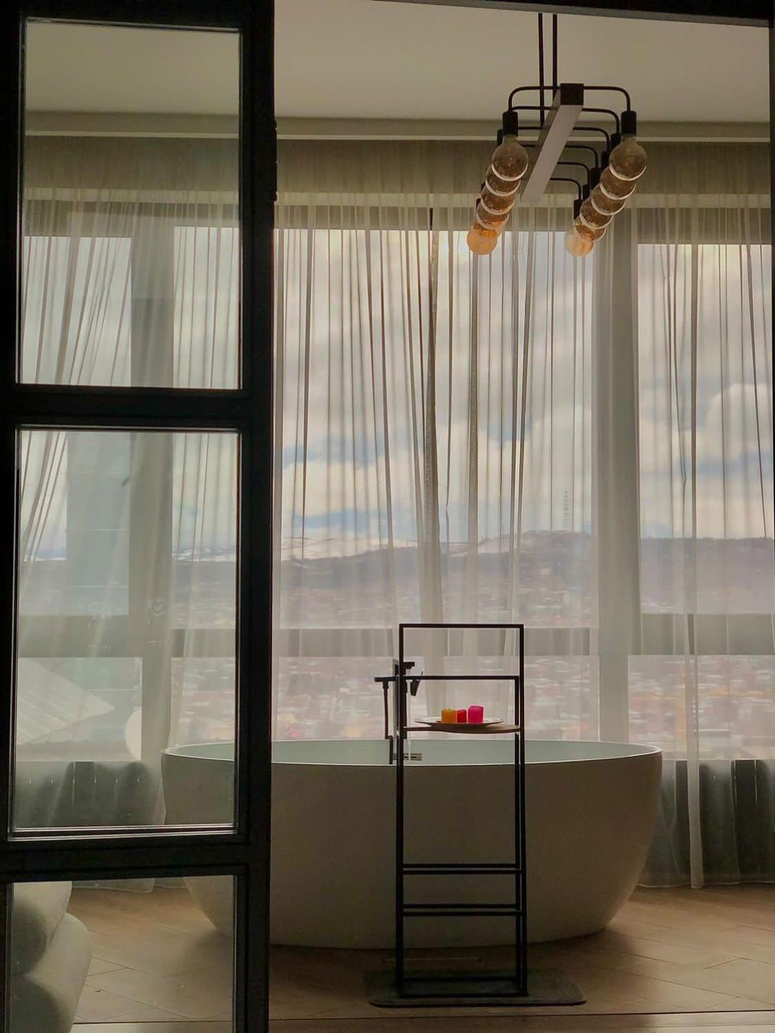 Luxury Apartment In Old Tbilisi With Terrace Екстериор снимка